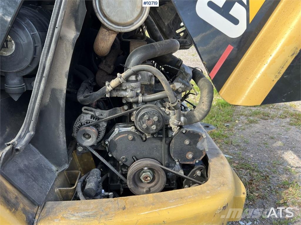 CAT 906 Wheel Loader with Attachments Rataslaadurid