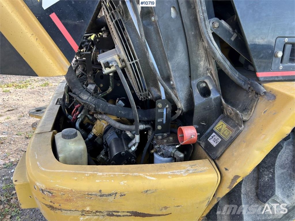 CAT 906 Wheel Loader with Attachments Rataslaadurid