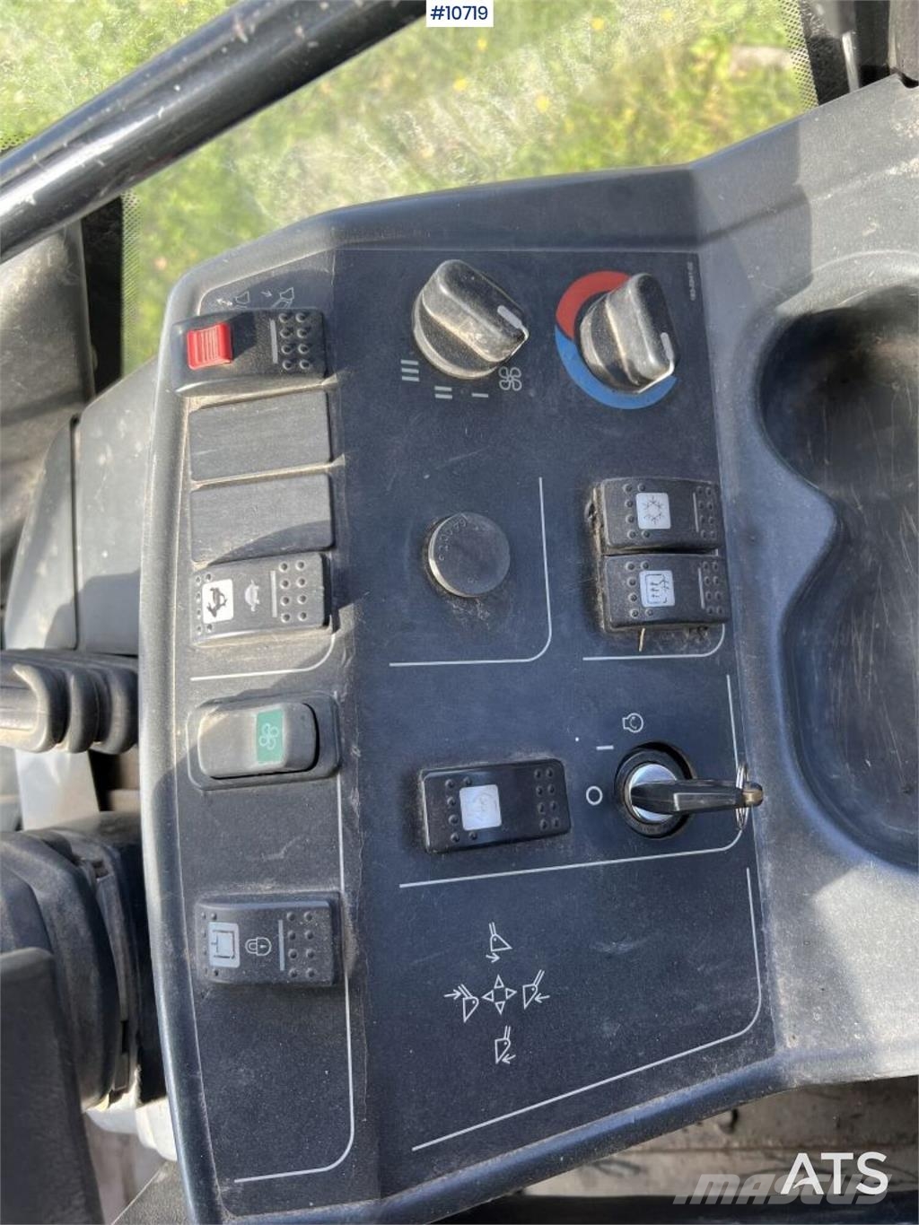 CAT 906 Wheel Loader with Attachments Rataslaadurid