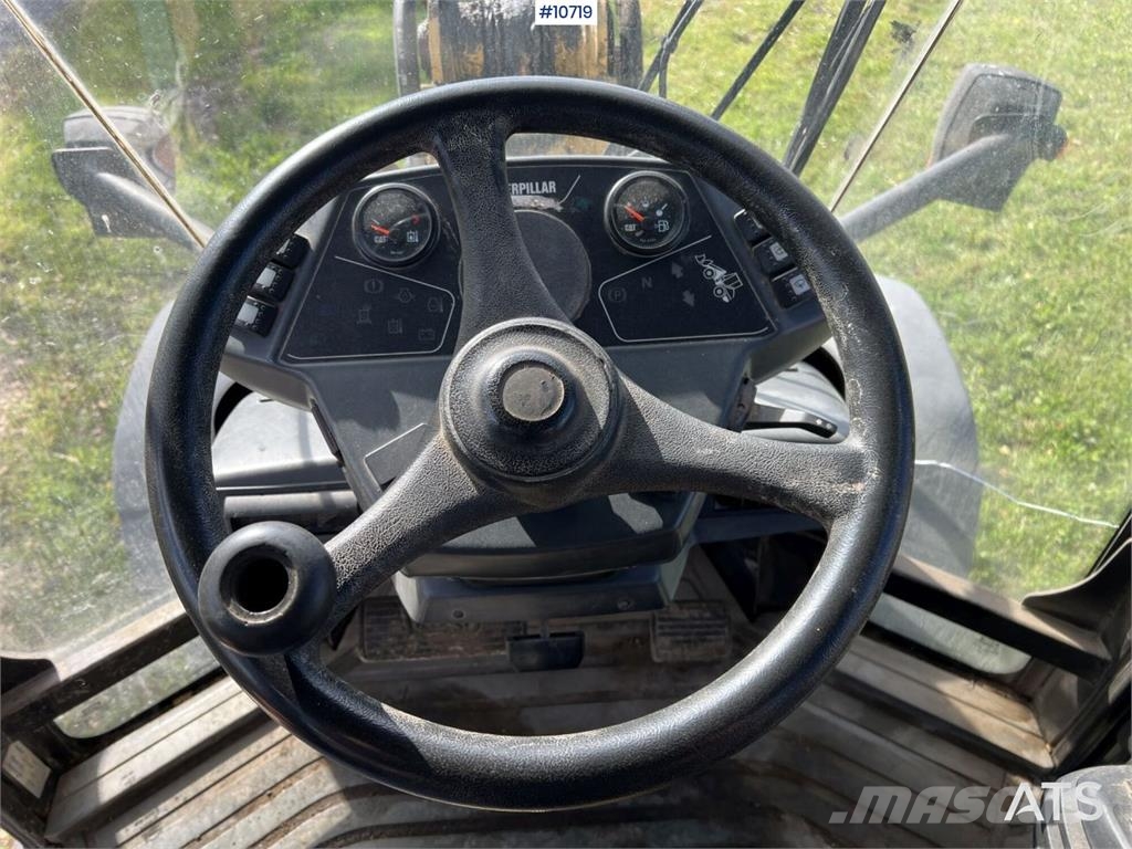 CAT 906 Wheel Loader with Attachments Rataslaadurid