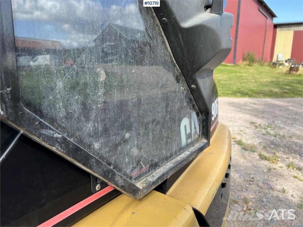CAT 906 Wheel Loader with Attachments Rataslaadurid