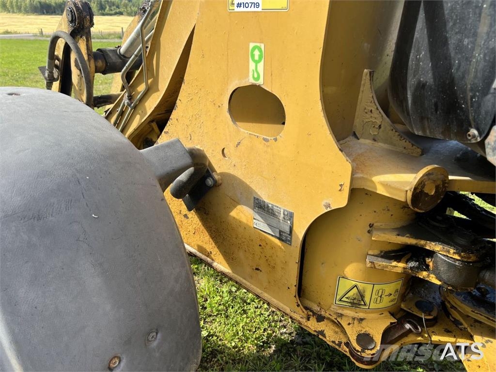 CAT 906 Wheel Loader with Attachments Rataslaadurid