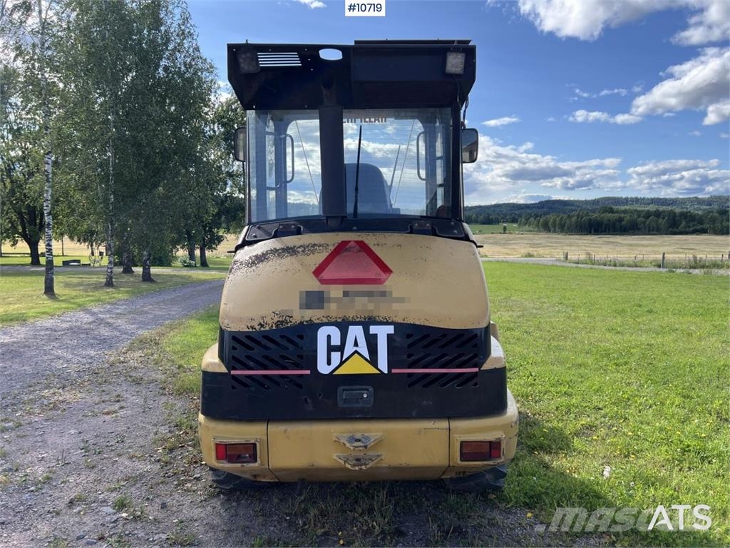 CAT 906 Wheel Loader with Attachments Rataslaadurid