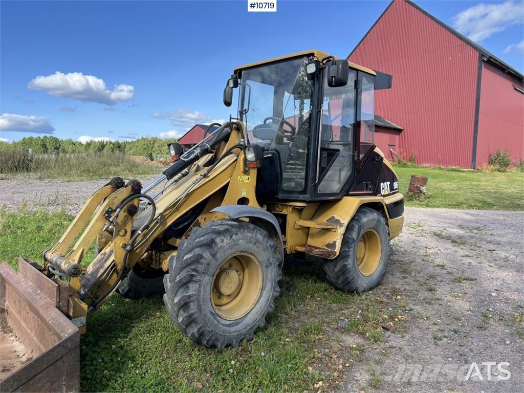 CAT 906 Wheel Loader with Attachments Rataslaadurid
