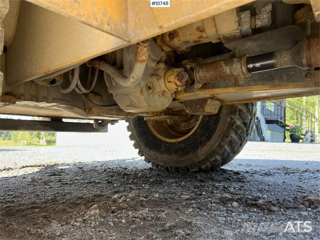 CAT 906M Wheel Loader with Multiple Attachments لوادر بعجل