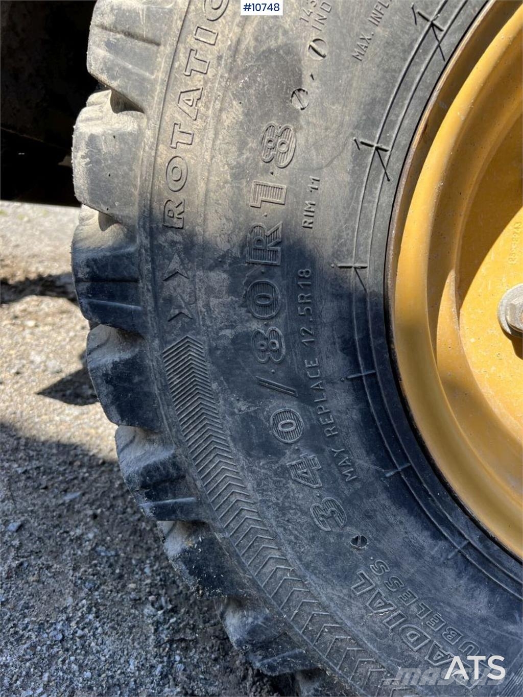 CAT 906M Wheel Loader with Multiple Attachments لوادر بعجل