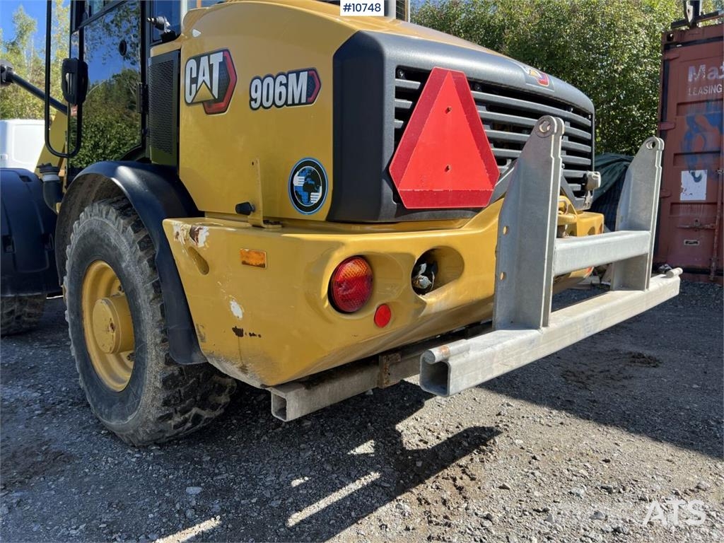 CAT 906M Wheel Loader with Multiple Attachments لوادر بعجل
