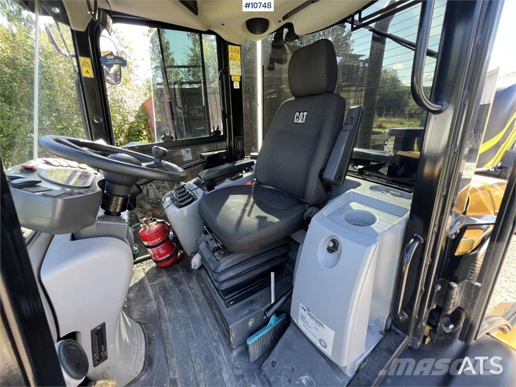 CAT 906M Wheel Loader with Multiple Attachments لوادر بعجل