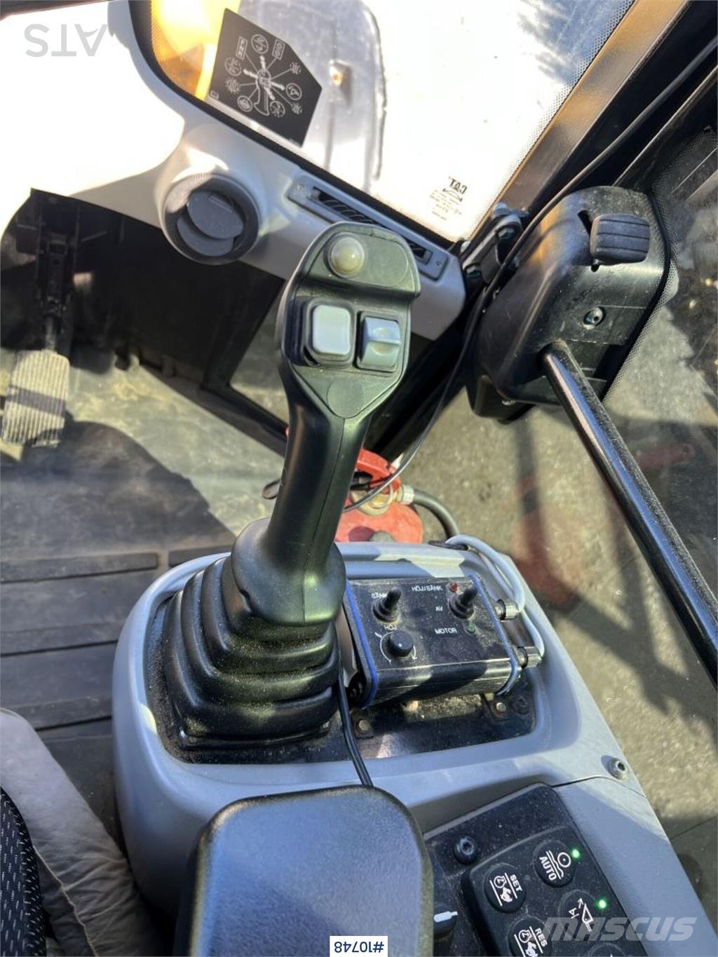 CAT 906M Wheel Loader with Multiple Attachments لوادر بعجل