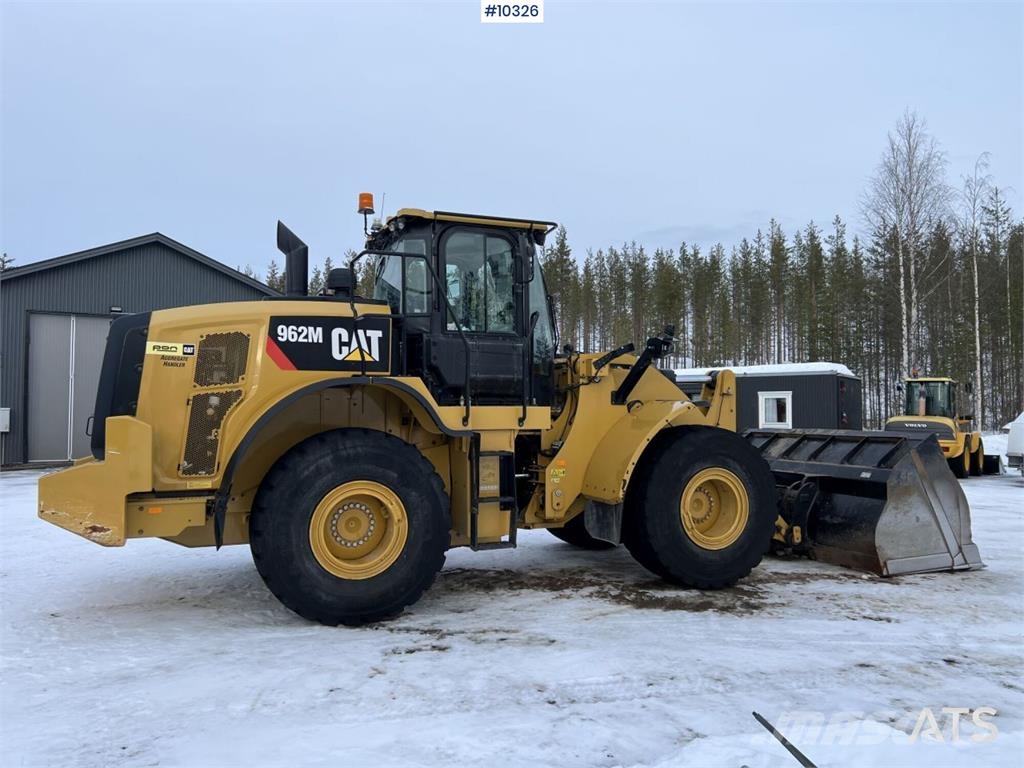 CAT 962M Wheel loader with bucket Radlader