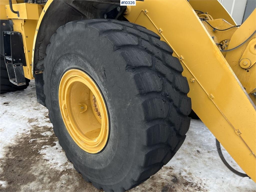 CAT 962M Wheel loader with bucket Radlader