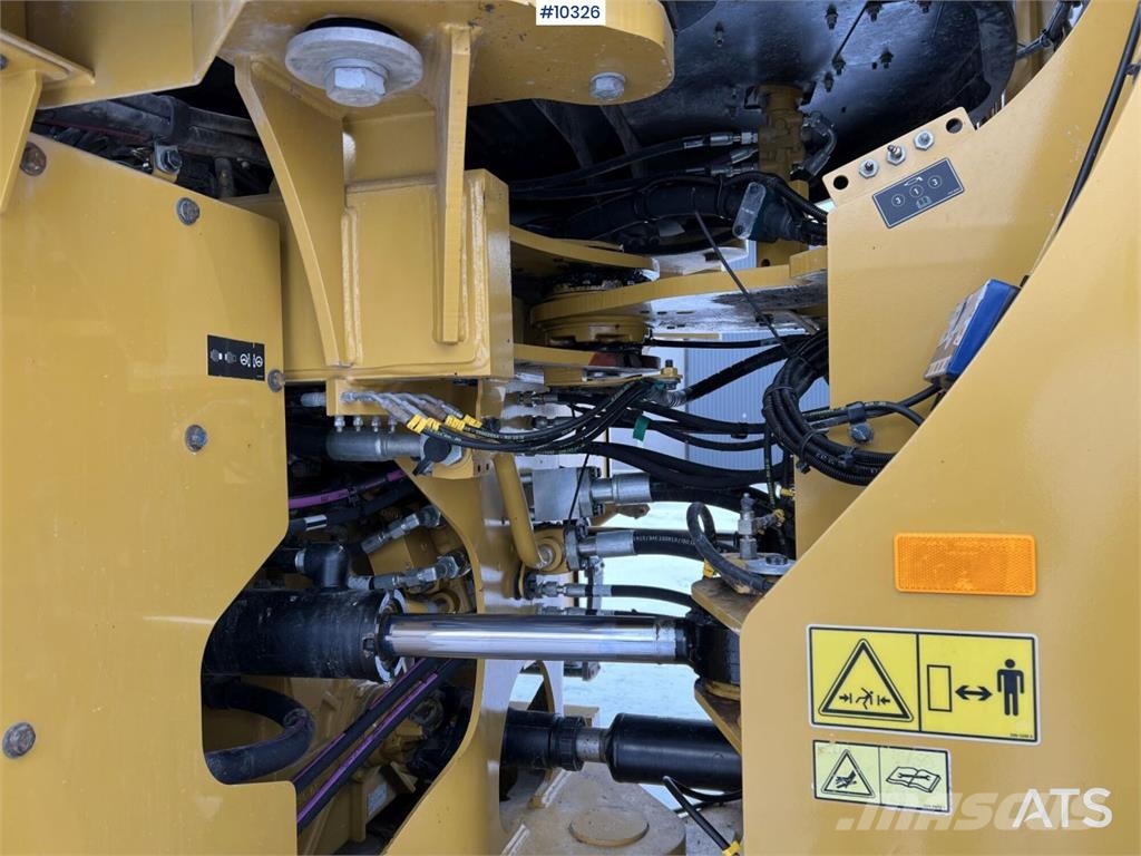 CAT 962M Wheel loader with bucket Radlader