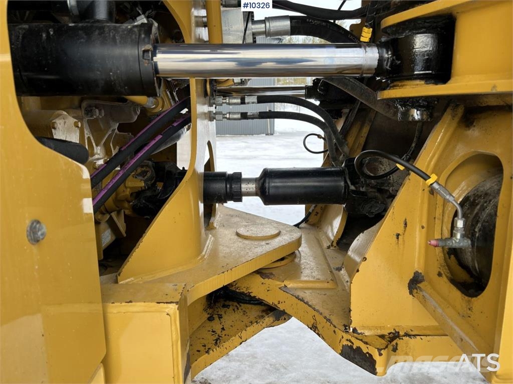 CAT 962M Wheel loader with bucket Radlader