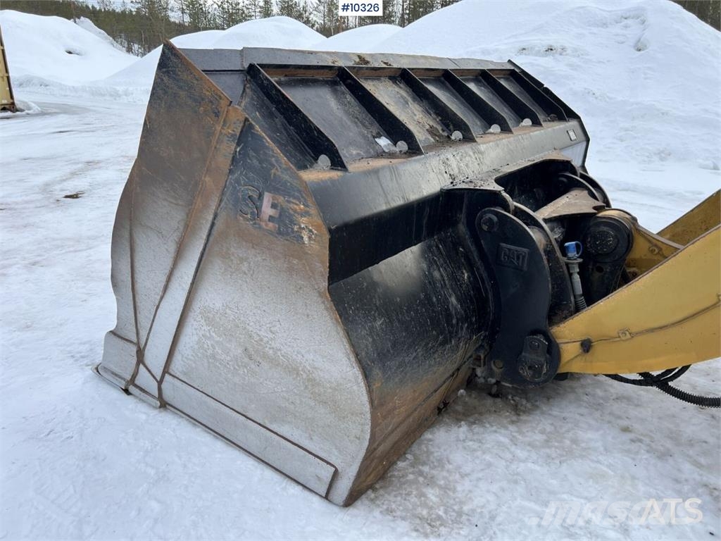 CAT 962M Wheel loader with bucket Radlader