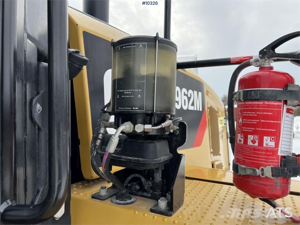 CAT 962M Wheel loader with bucket Radlader