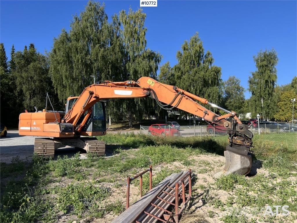 Doosan DX 140 LC with grading bucket Rupsgraafmachines