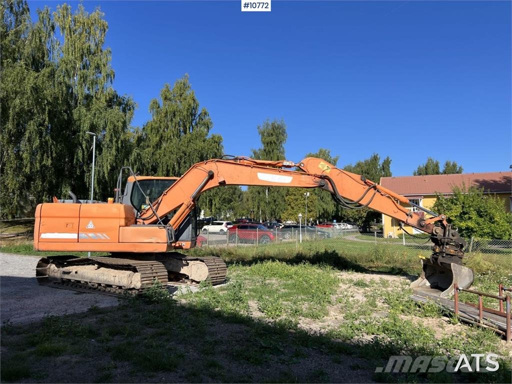 Doosan DX 140 LC with grading bucket Rupsgraafmachines