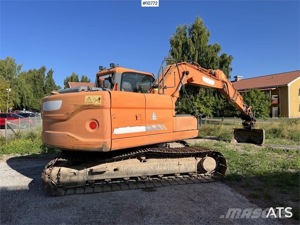Doosan DX 140 LC with grading bucket Rupsgraafmachines