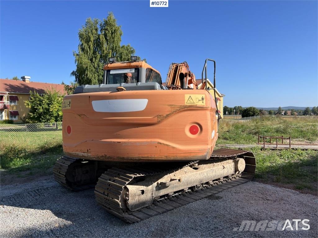 Doosan DX 140 LC with grading bucket Rupsgraafmachines