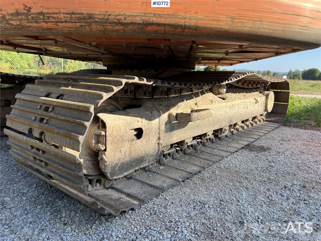 Doosan DX 140 LC with grading bucket Rupsgraafmachines
