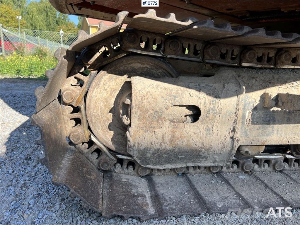 Doosan DX 140 LC with grading bucket Rupsgraafmachines