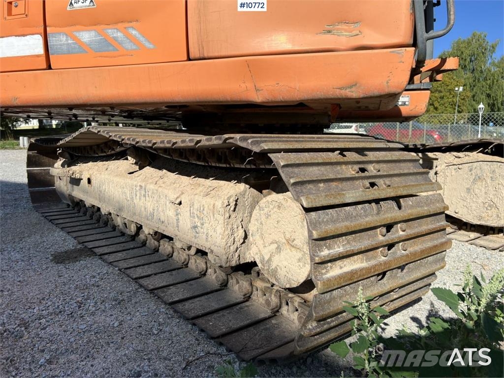 Doosan DX 140 LC with grading bucket Rupsgraafmachines