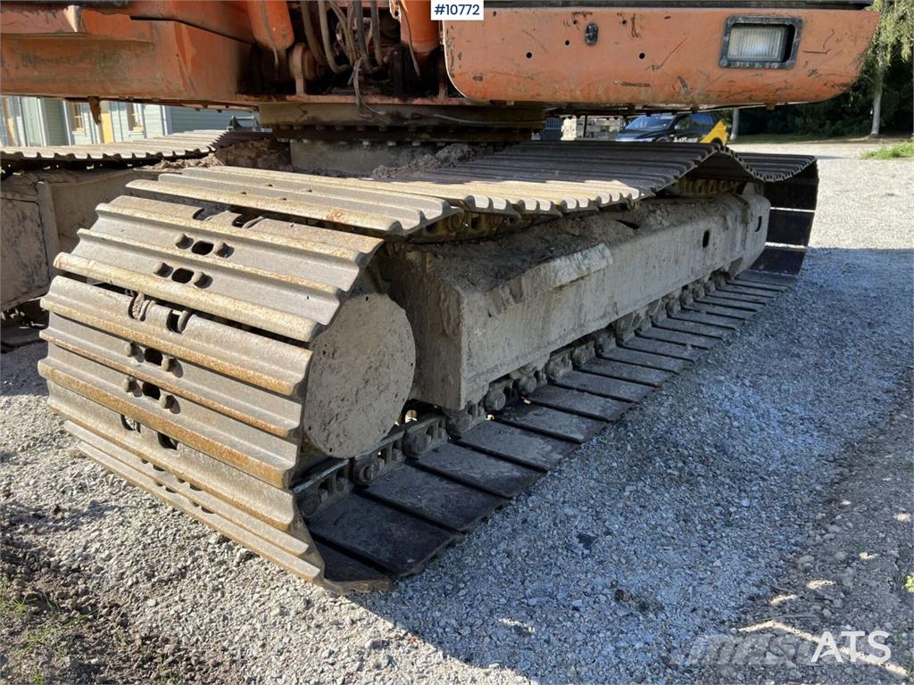 Doosan DX 140 LC with grading bucket Rupsgraafmachines
