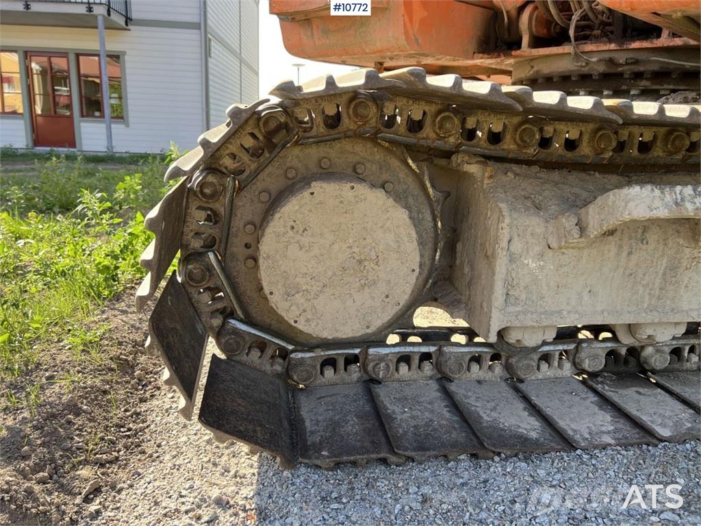 Doosan DX 140 LC with grading bucket Rupsgraafmachines