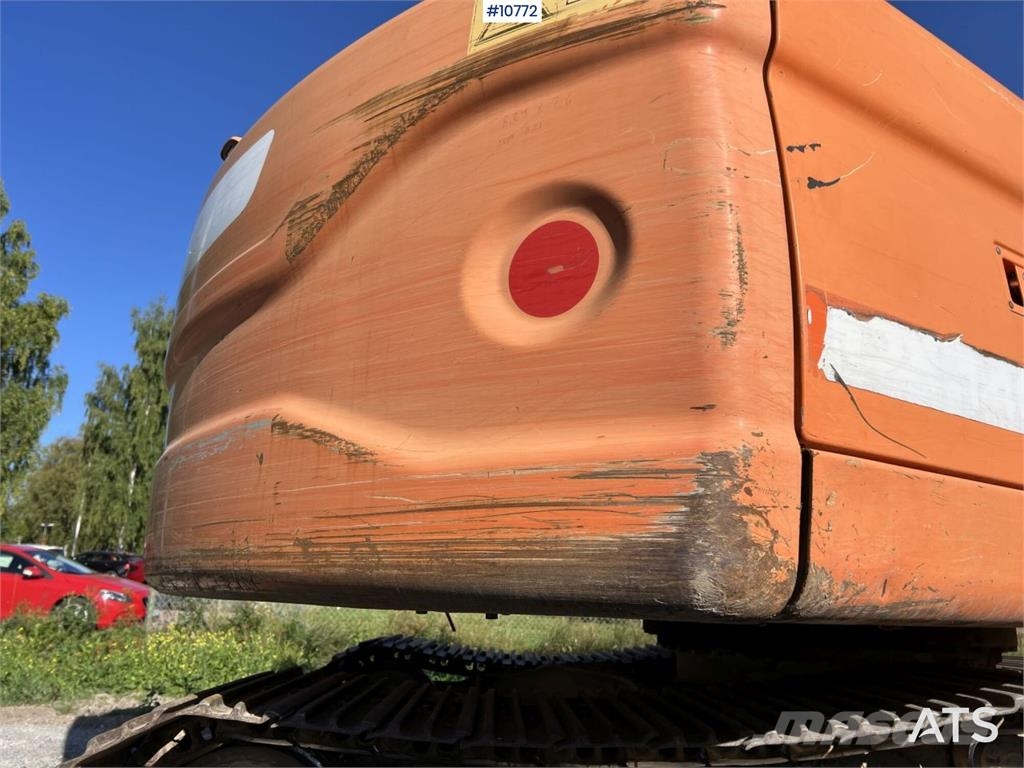 Doosan DX 140 LC with grading bucket Rupsgraafmachines