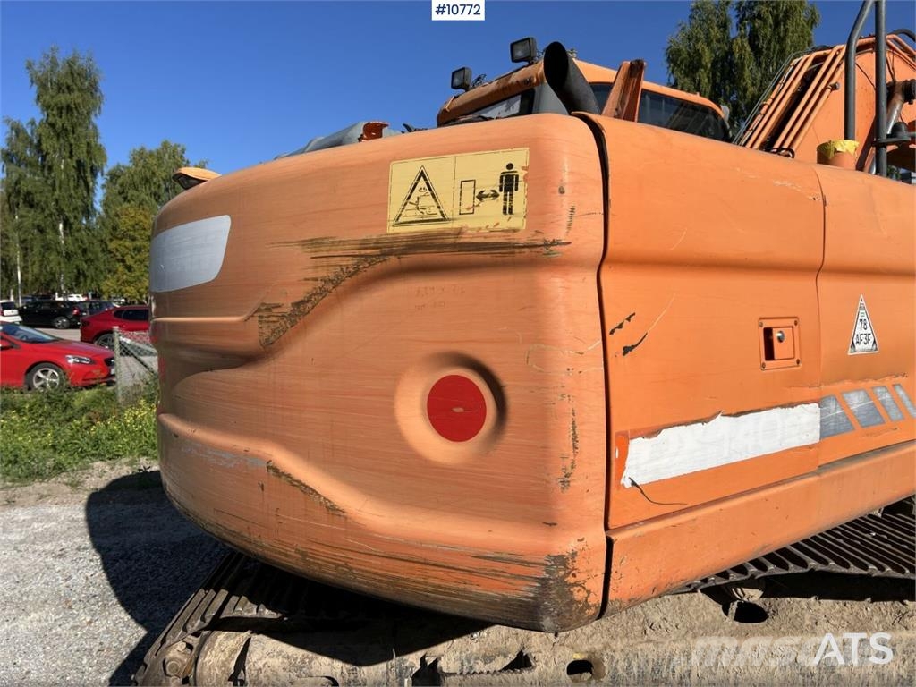 Doosan DX 140 LC with grading bucket Rupsgraafmachines