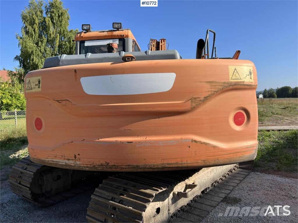 Doosan DX 140 LC with grading bucket Rupsgraafmachines