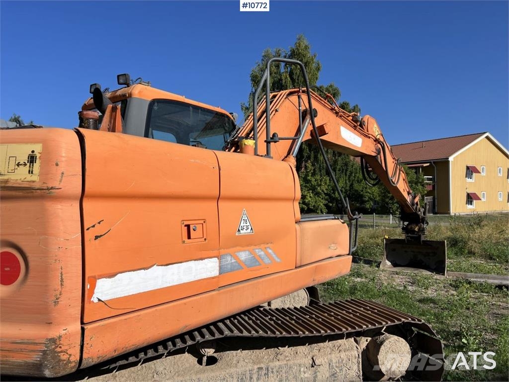 Doosan DX 140 LC with grading bucket Rupsgraafmachines