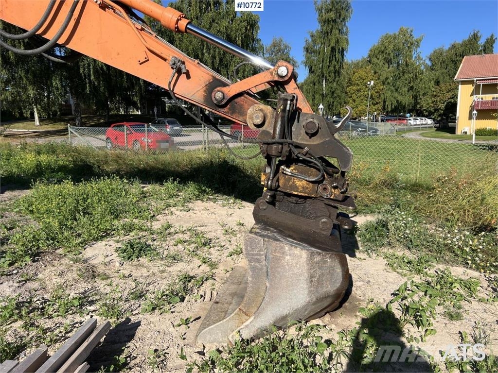 Doosan DX 140 LC with grading bucket Rupsgraafmachines