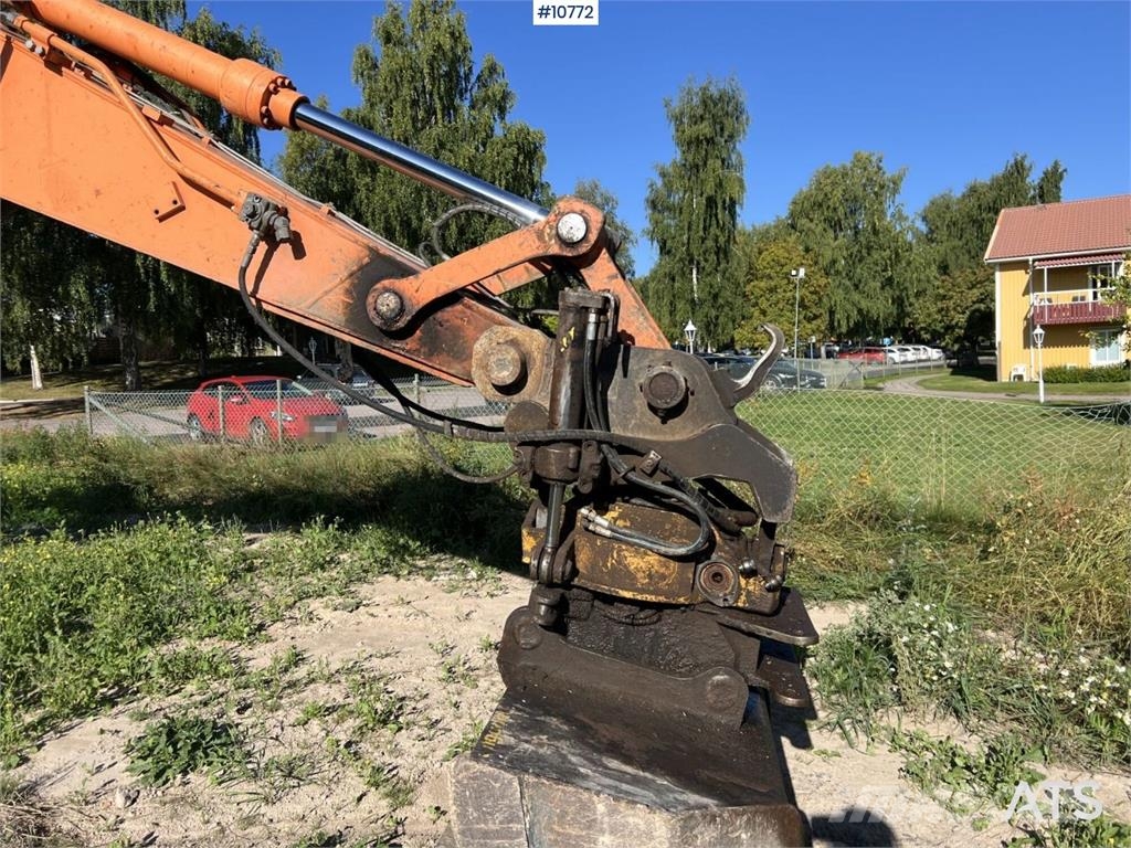 Doosan DX 140 LC with grading bucket Rupsgraafmachines