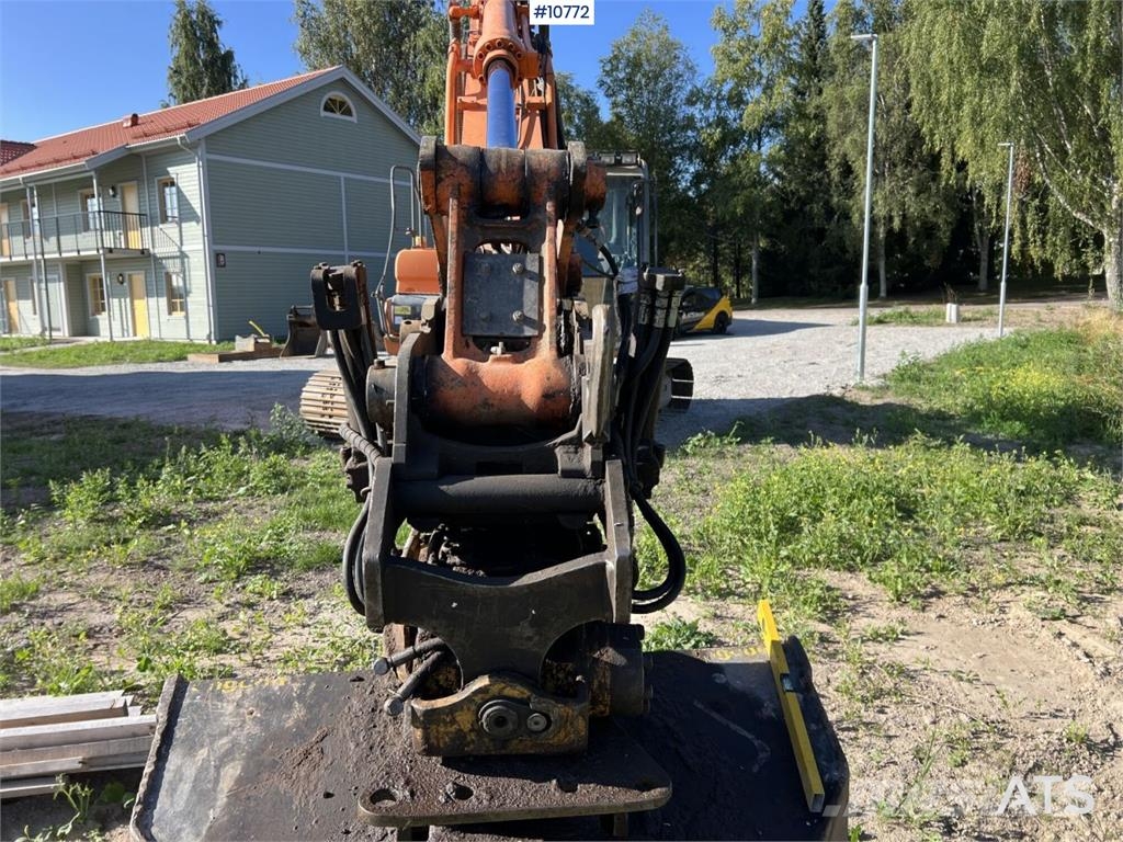 Doosan DX 140 LC with grading bucket Rupsgraafmachines
