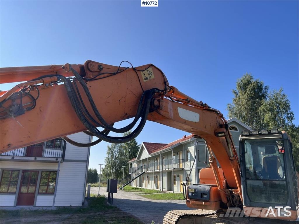 Doosan DX 140 LC with grading bucket Rupsgraafmachines