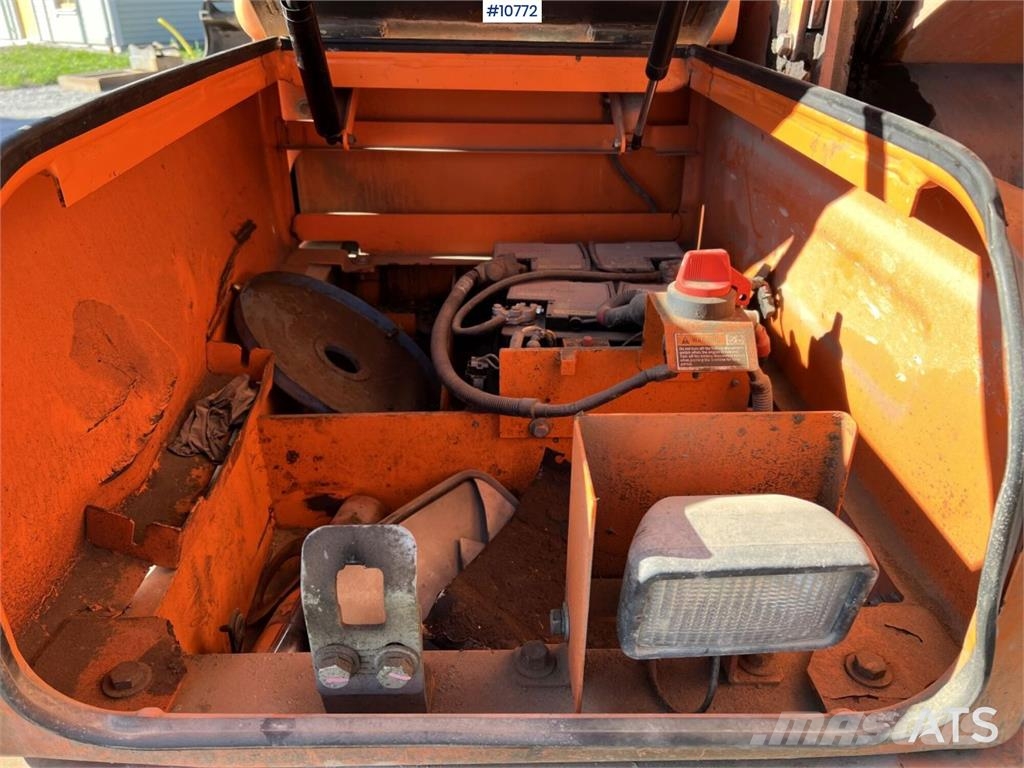 Doosan DX 140 LC with grading bucket Rupsgraafmachines