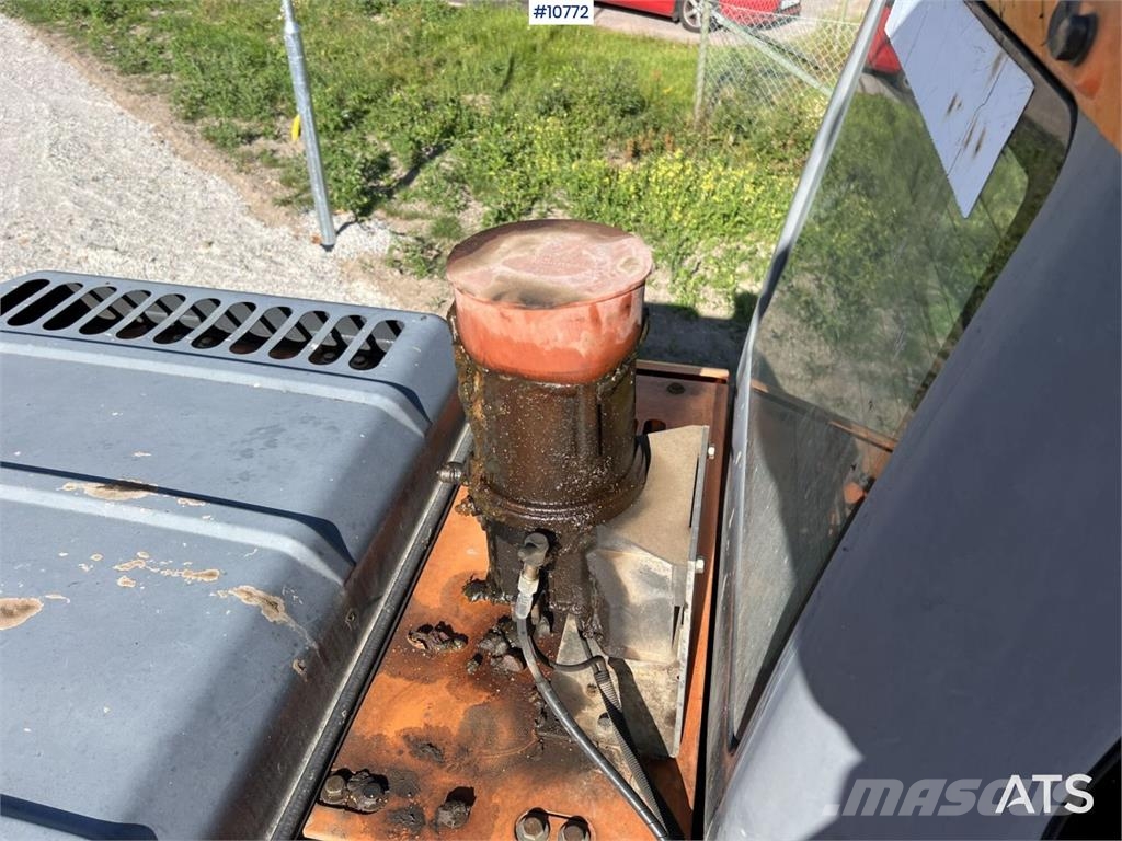Doosan DX 140 LC with grading bucket Rupsgraafmachines