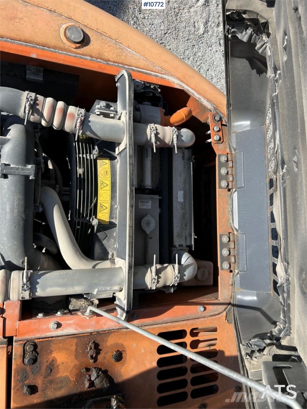 Doosan DX 140 LC with grading bucket Rupsgraafmachines