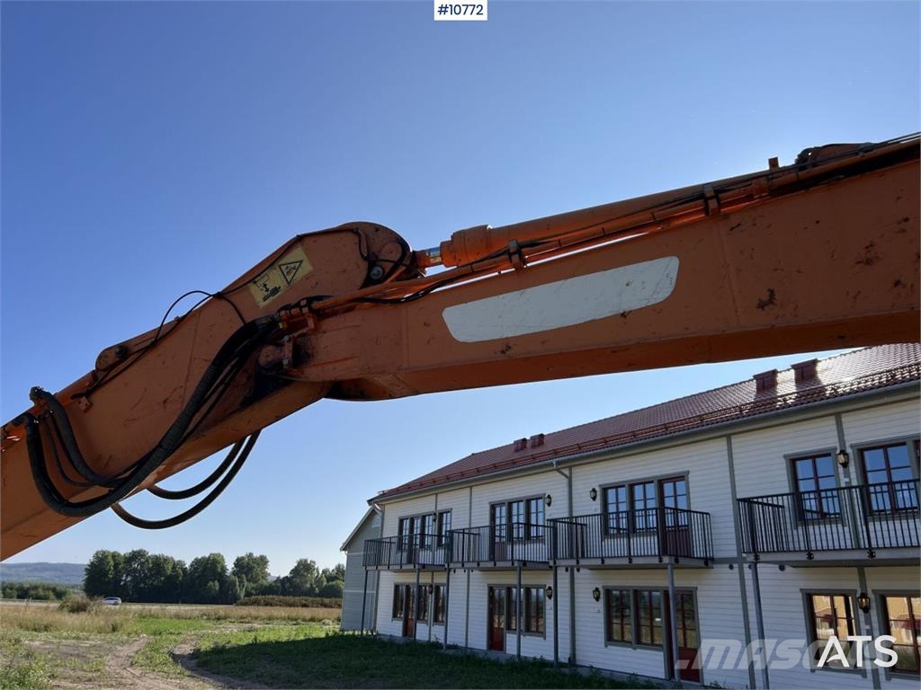 Doosan DX 140 LC with grading bucket Rupsgraafmachines
