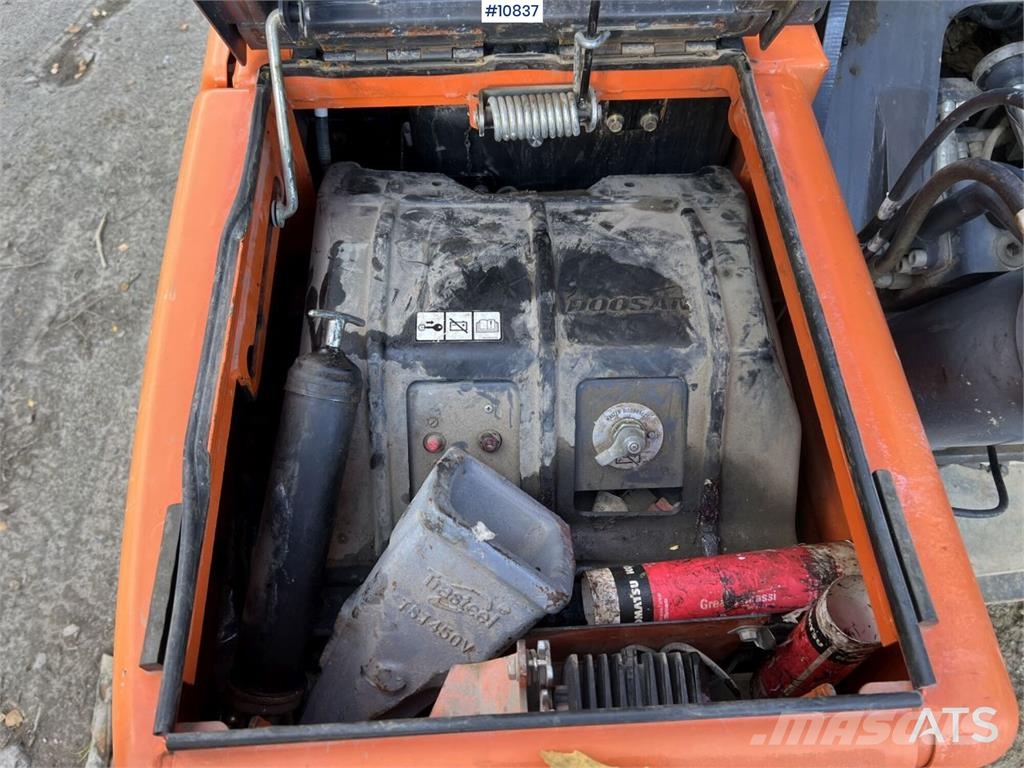 Doosan DX235NLC-5 with Excavation System Roomikekskavaatorid