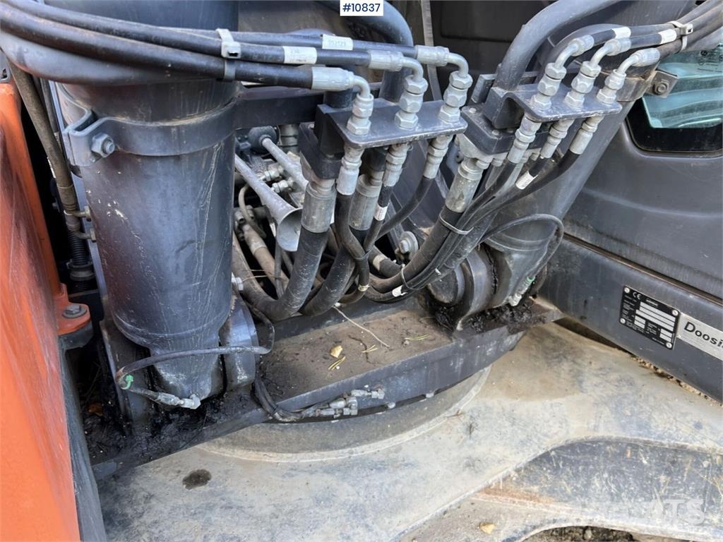 Doosan DX235NLC-5 with Excavation System Roomikekskavaatorid