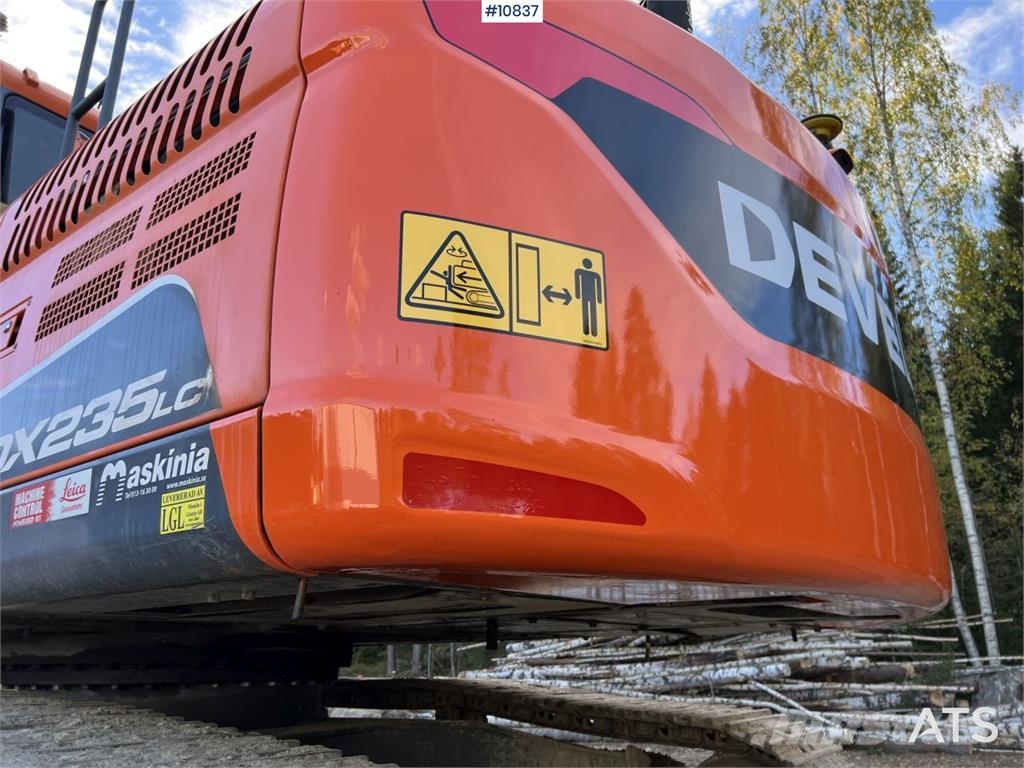 Doosan DX235NLC-5 with Excavation System Roomikekskavaatorid