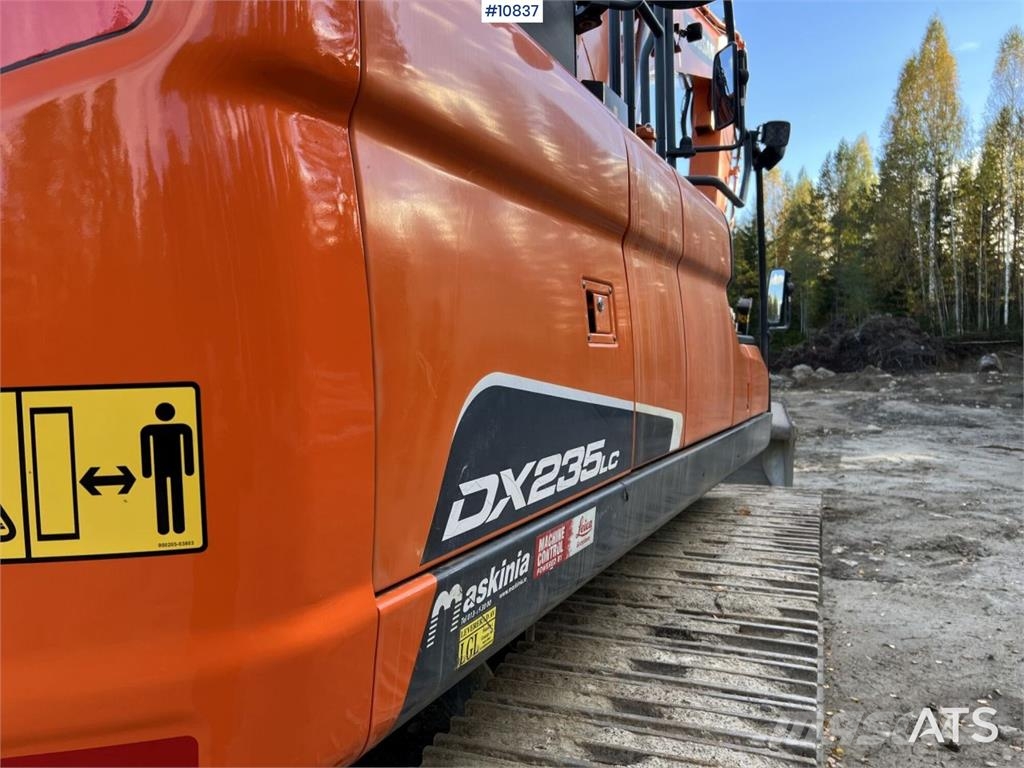 Doosan DX235NLC-5 with Excavation System Roomikekskavaatorid