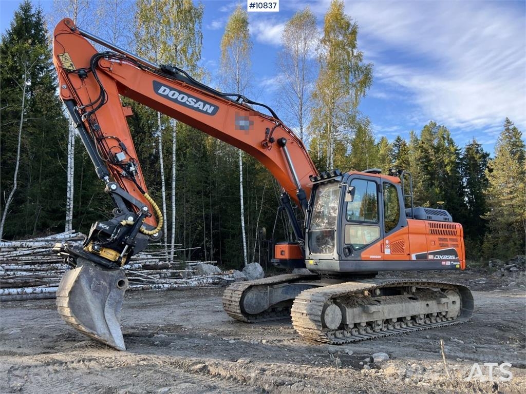 Doosan DX235NLC-5 with Excavation System Roomikekskavaatorid