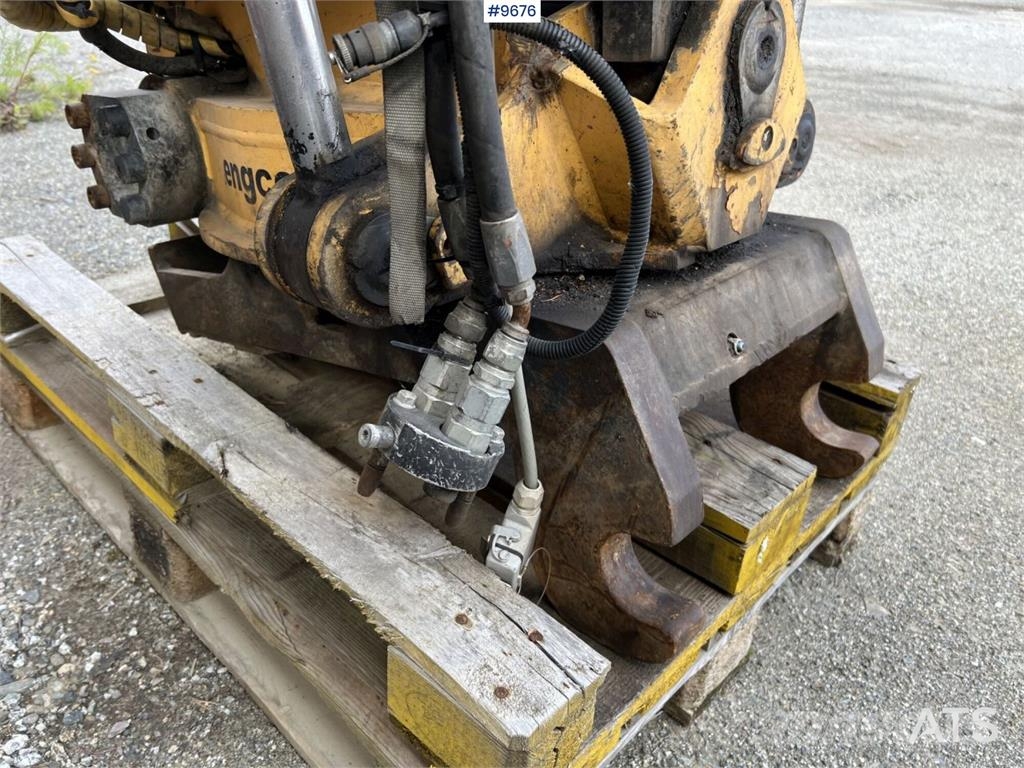 Engcon EC30 Rotortilt with B27 bracket Overige componenten