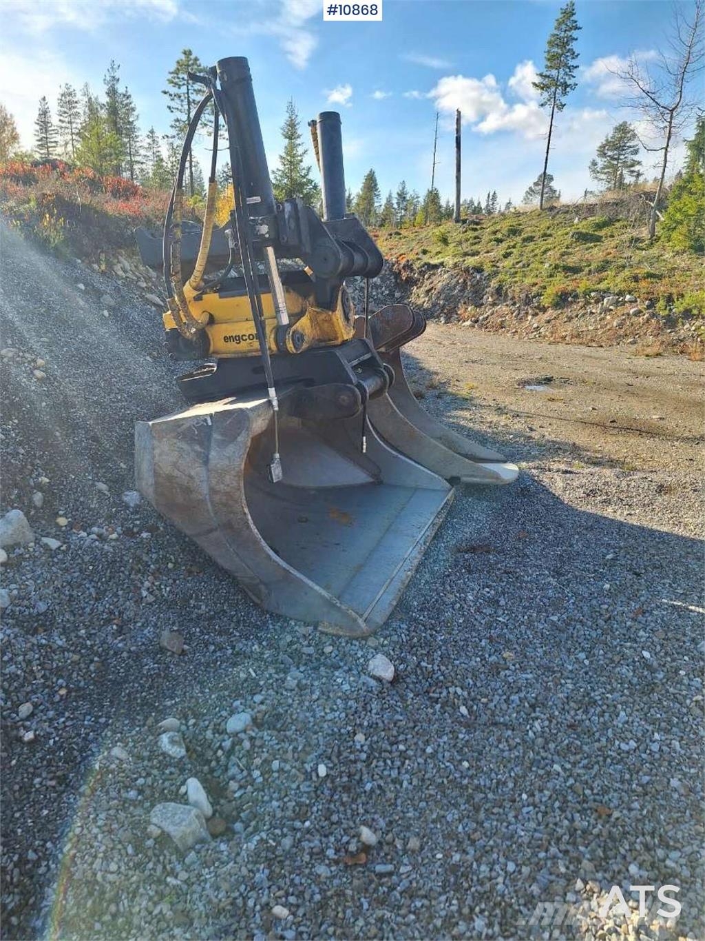Engcon Rotor with Dual Buckets Övriga