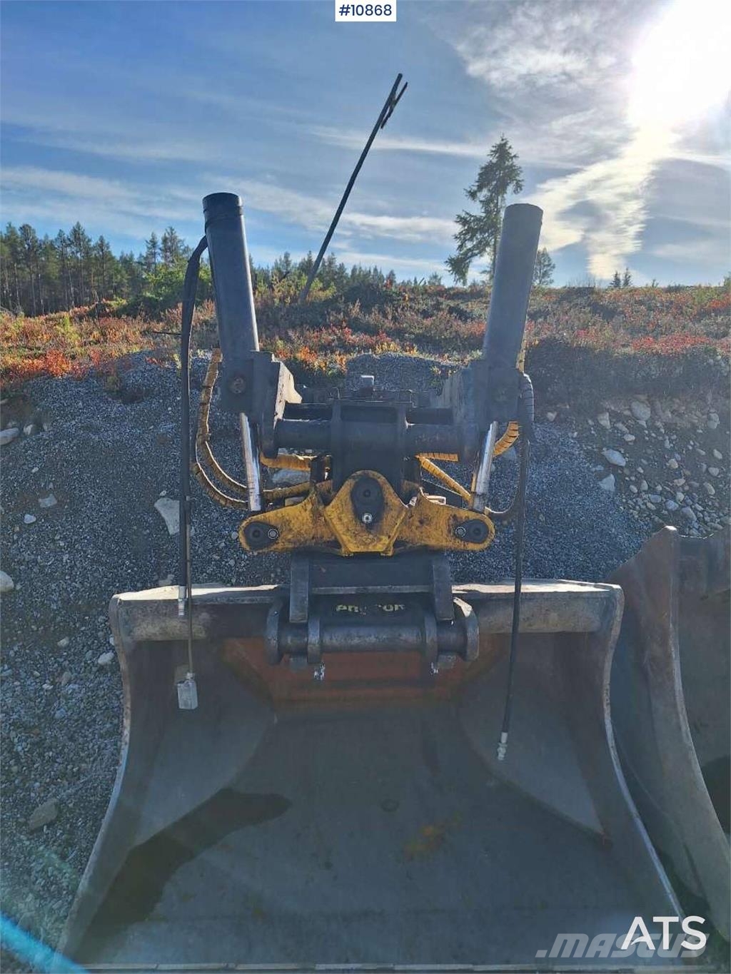 Engcon Rotor with Dual Buckets Övriga