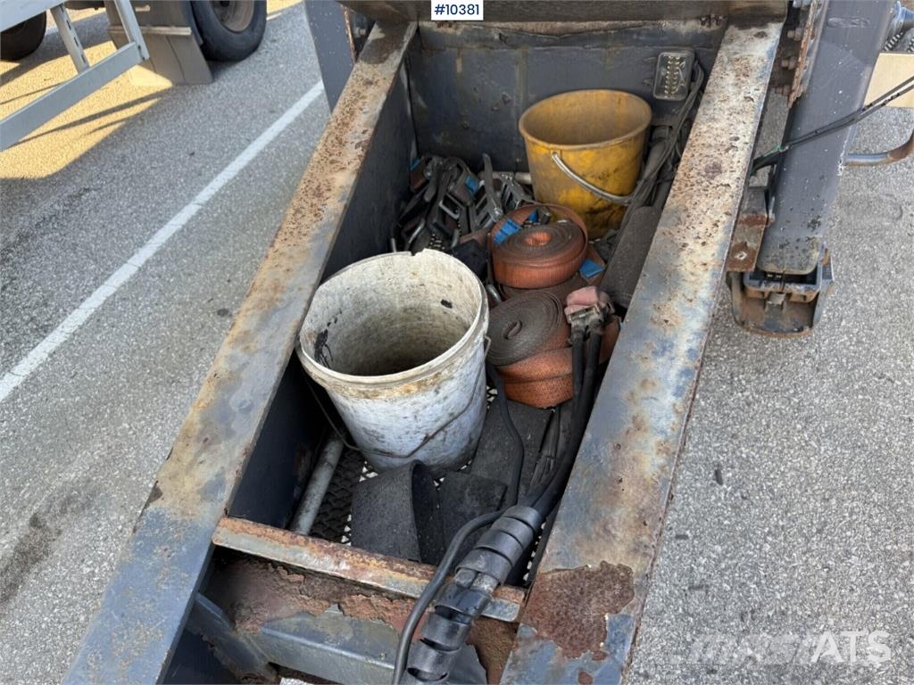 Härryda HLB 240 N Plataforma plana/laterales abatibles