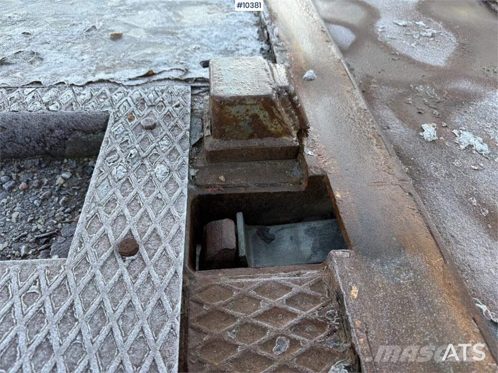 Härryda HLB 240 N Plataforma plana/laterales abatibles